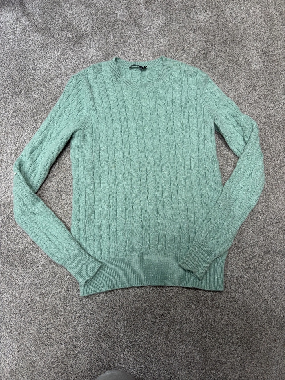 Vineyard Vines Cashmere Cable Shine Crewneck Sweater in Mist Green Size: S